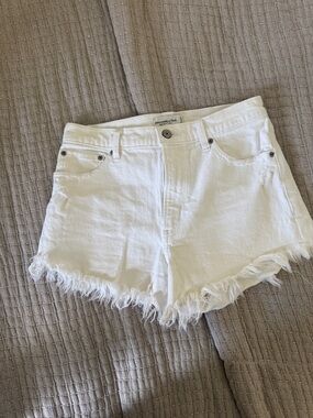 Abercrombie & Fitch White Frayed Hem High Rise Short